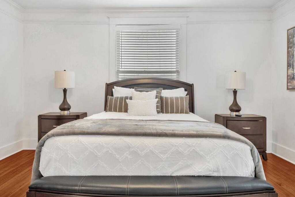 Exquisite Two-Story Home Located In Midtown ممفيس المظهر الخارجي الصورة