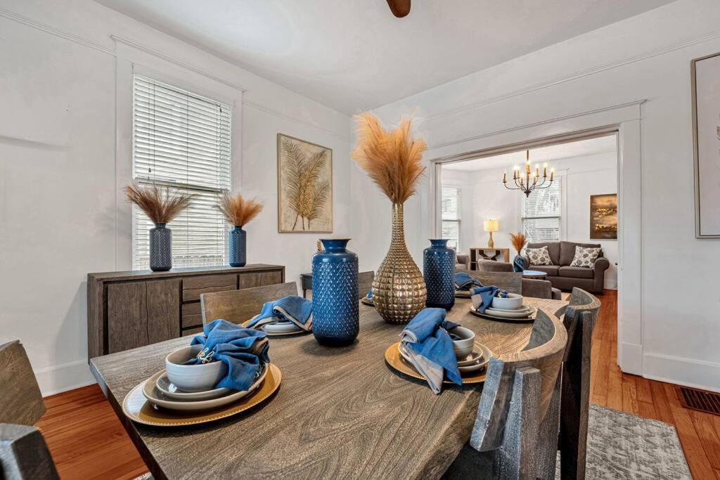 Exquisite Two-Story Home Located In Midtown ممفيس المظهر الخارجي الصورة