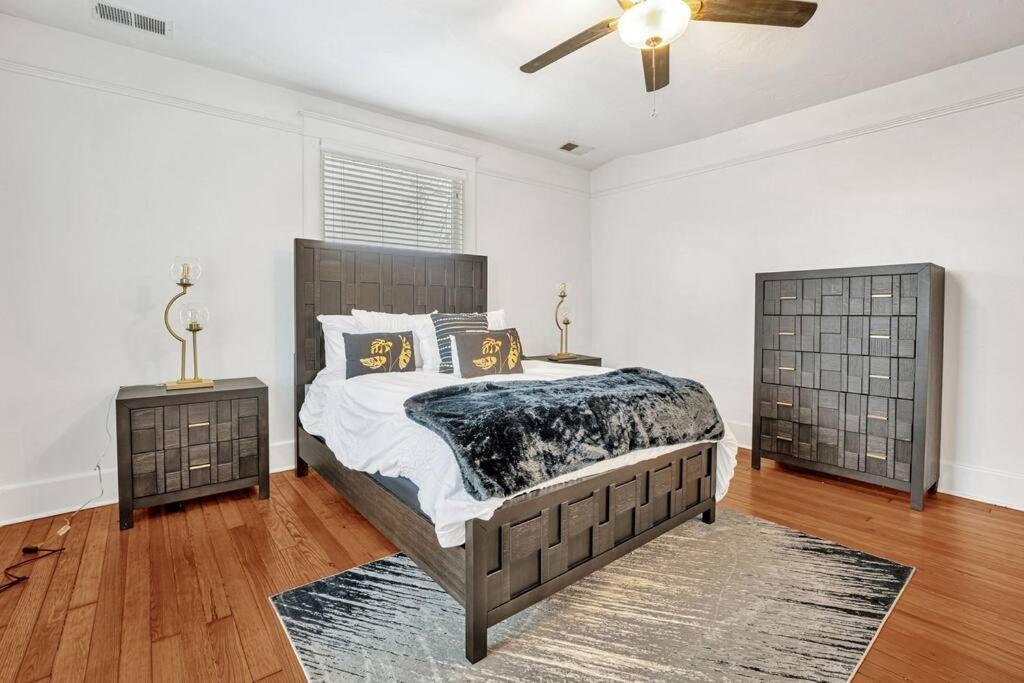Exquisite Two-Story Home Located In Midtown ممفيس المظهر الخارجي الصورة