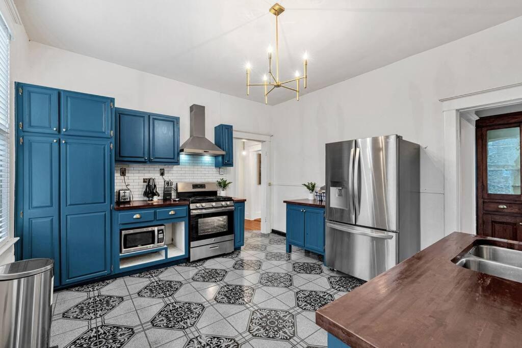 Exquisite Two-Story Home Located In Midtown ممفيس المظهر الخارجي الصورة
