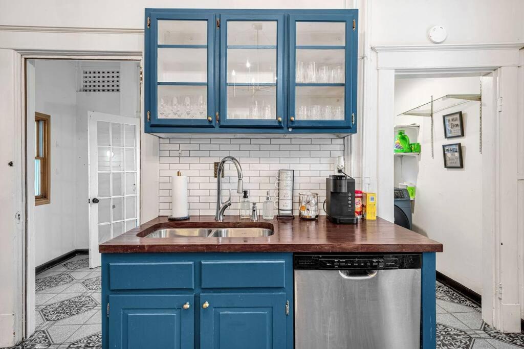 Exquisite Two-Story Home Located In Midtown ممفيس المظهر الخارجي الصورة
